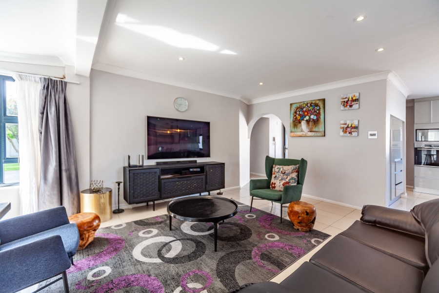 8 Bedroom Property for Sale in Milnerton Ridge Western Cape
